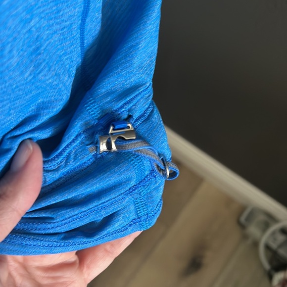 🔥1 hour sale. Lululemon, blue sports tank, built in bra, size 10 - Picture 4 of 8